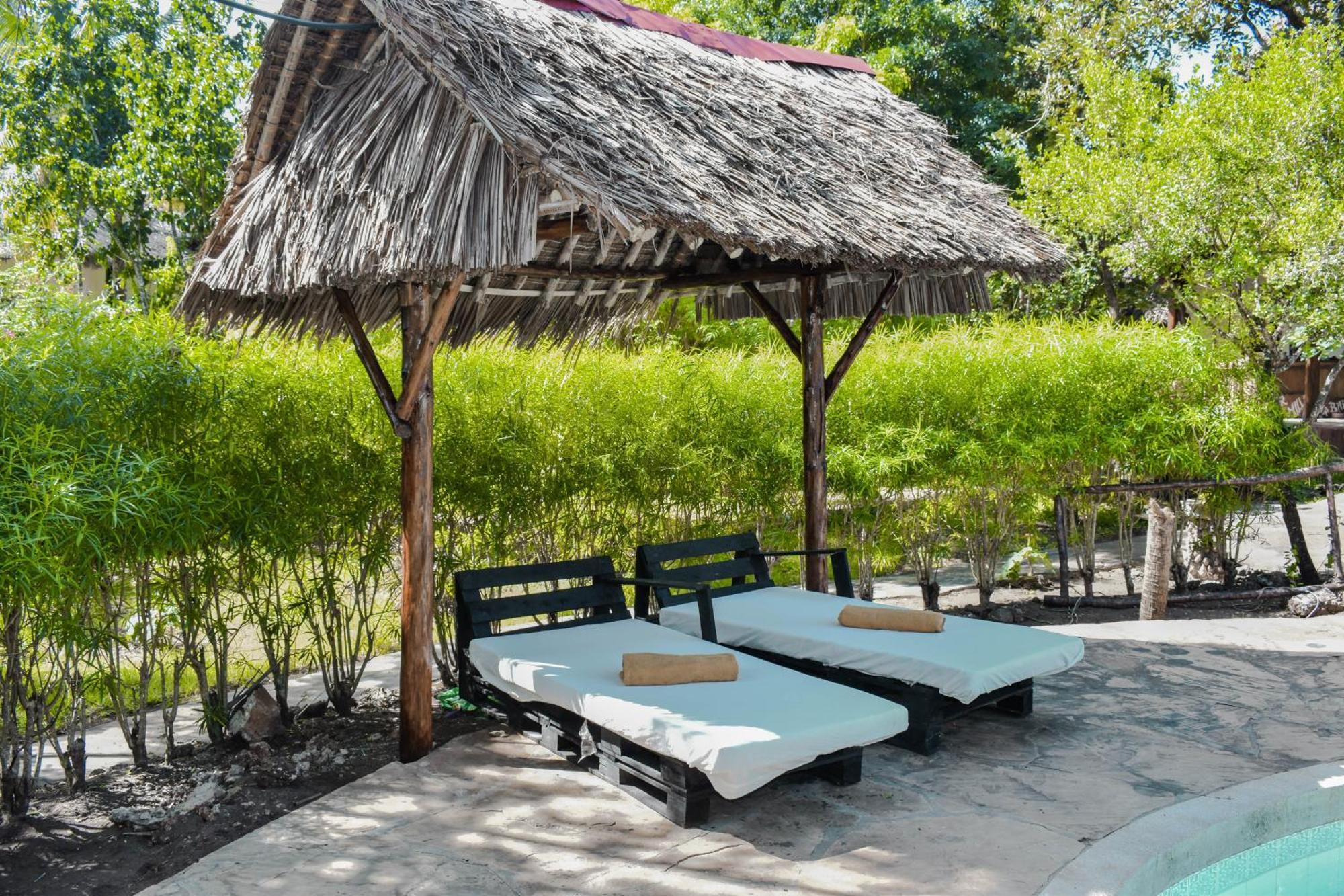 African Hut Tiny Cottage Diani Beach Luaran gambar